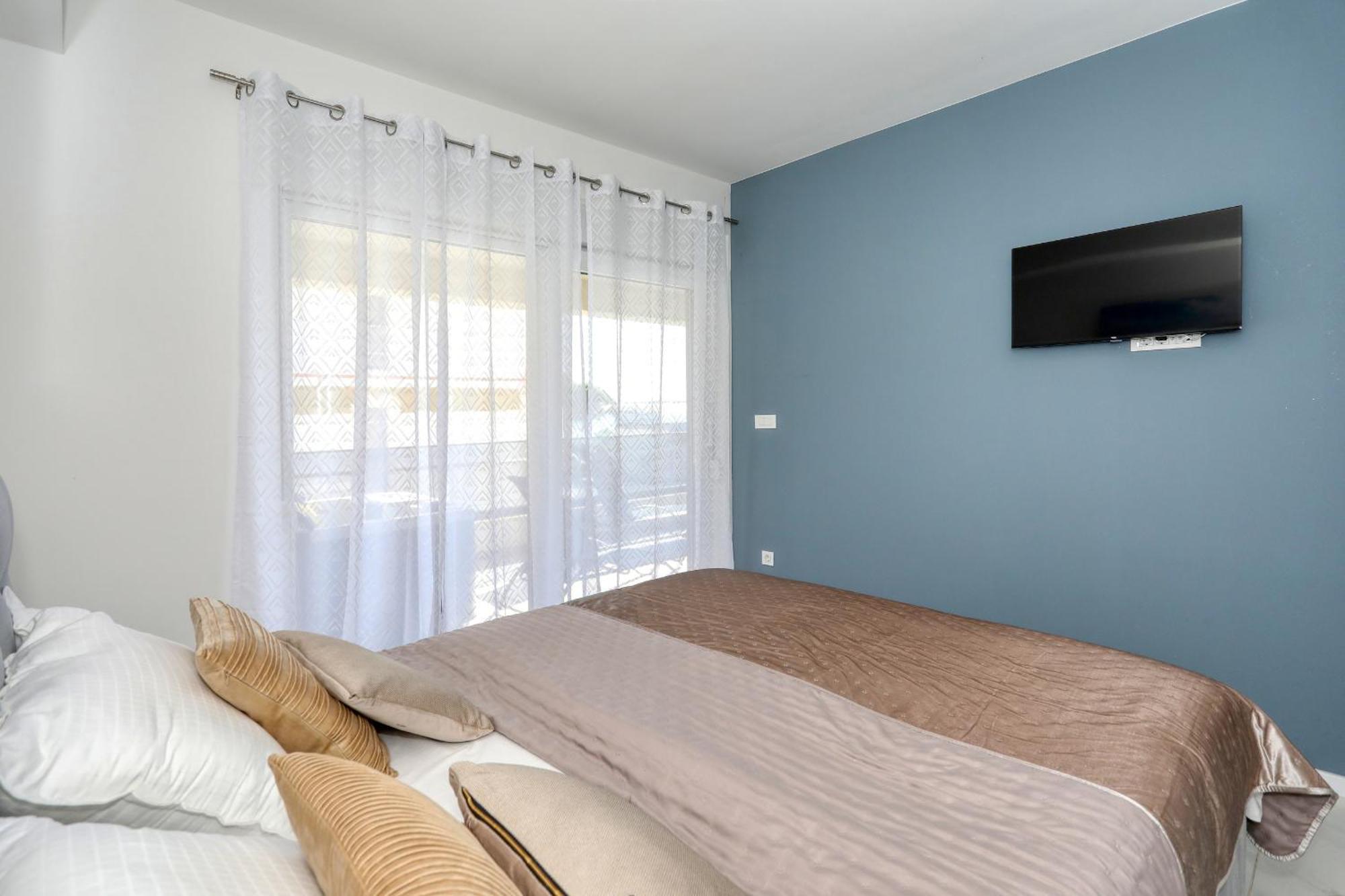 Apartment Relex With Pool & Jacuzzi Privlaka  Kültér fotó