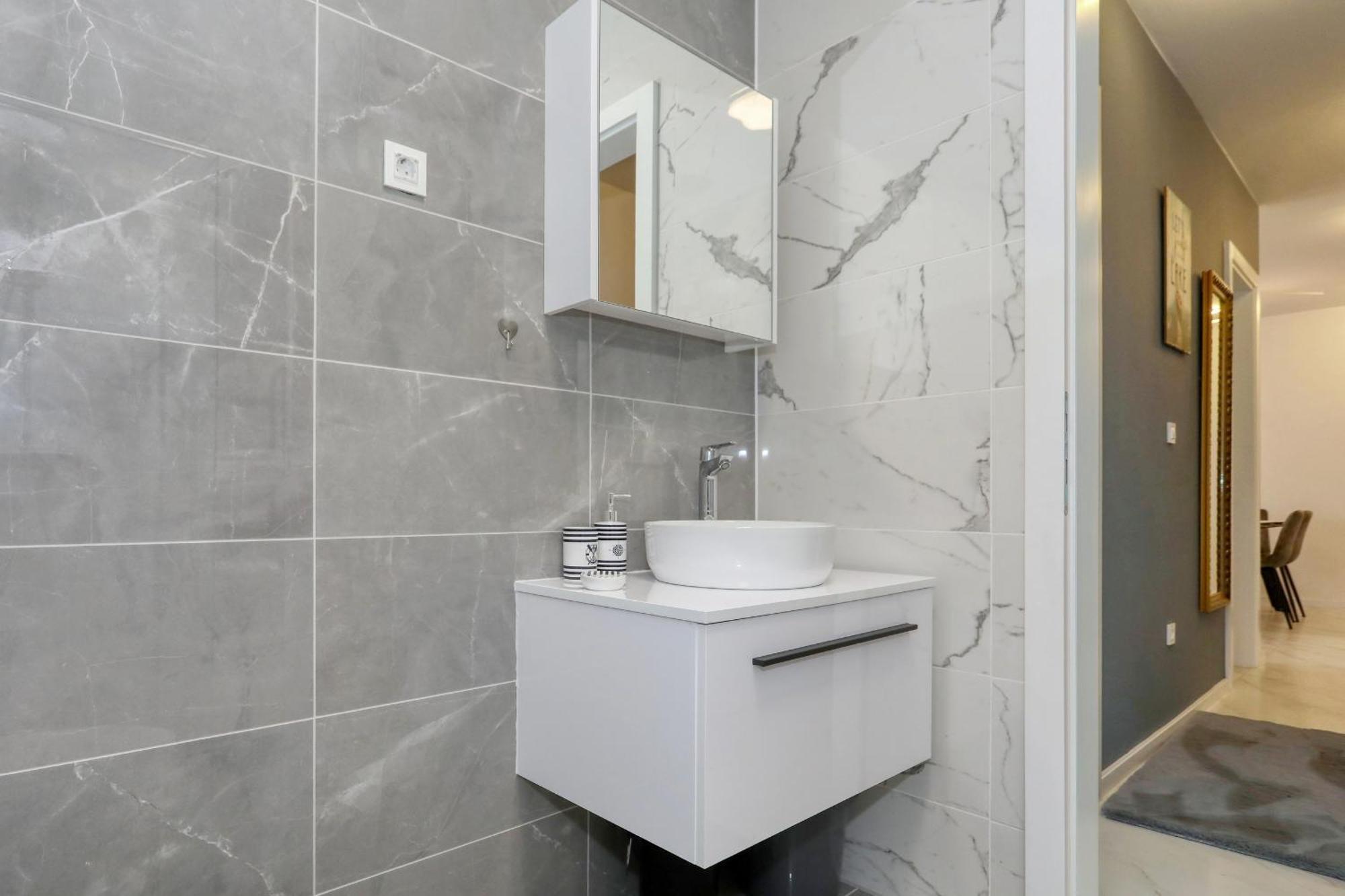 Apartment Relex With Pool & Jacuzzi Privlaka  Kültér fotó