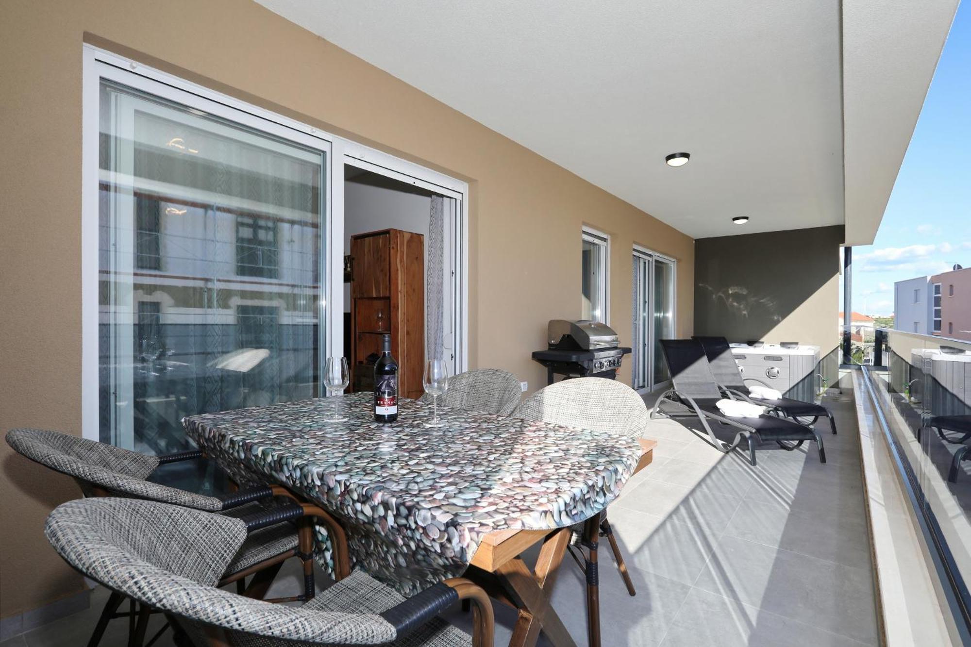 Apartment Relex With Pool & Jacuzzi Privlaka  Kültér fotó